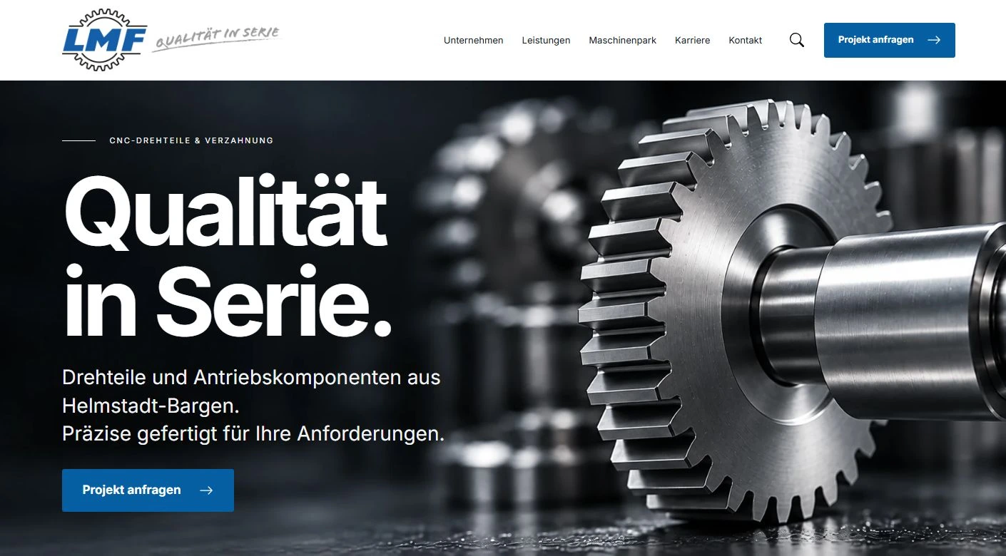 Aktuelle Website von LMF Maschinenteile mit dem Leitsatz Qualität in Serie und einem Präzisionszahnrad auf einer Stahlwelle